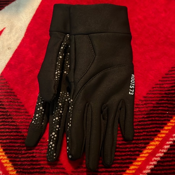 Girls Roots 73 gloves - New Without Tags - size Lg ( tiny) - Picture 1 of 4